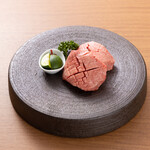 焼肉 水谷 - 【熟成厚切り極上タン】4000円1頭から3人前しかとれない、熟成タンの極み。