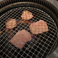 焼肉 喰心 - 黒タン  (薄切り)  3,400円