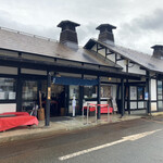 横丁とうふ店 最上川千本だんご - 店舗正面