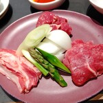 焼肉ホルモン 風土. - 西川牧場アスパラ羊盛り！