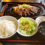 朝鮮飯店 - 鉄板焼ランチ　780円