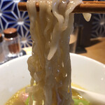 Momoyaki To Sake Ogata - 製麺屋慶史 全粒粉の手揉み平打ち多加水麺