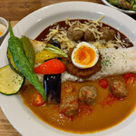 Spicy Motel CURRY&GRILL - 野菜とミートボールの三色あいがけカレー