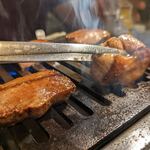 焼肉 牛猿 - 特上厚切りタン