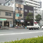 ニジイロ アルコバレーノ - 真ん中の、緑のテントです