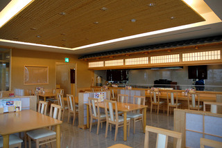Washoku Daikoku - 気軽にお食事が楽しめるボックス席。十分な広さがあるのでお子様にも◎！