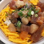 なか卯 - 海鮮丼、アップ