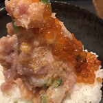 はなの舞 - 極み丼の具材アップ