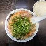 来来亭 - ラーメン 740円（平日ライスサービス、ネギ多め）