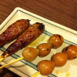 串焼 文福 - つくね（180円）＆玉三郎（150円）