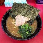 家系ラーメン 佐々喜家 - ラーメン650円麺硬め油多め味濃いめ。海苔増し100円。