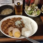 Uranoya Yakiton Teruteru - 意外に量があるカレー、お得！煮玉子も。