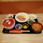 Wagokoro Kagiri - 豚岩塩焼きとミニかつお丼