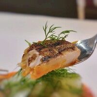 メイ - カマスのミキュイ パプリカのソース