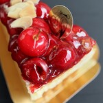 パティスリーヨシノリアサミ - 山形県産さくらんぼのタルト