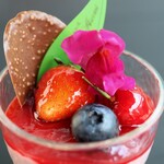 パティスリーヨシノリアサミ - フランボワーズとピスタチオ