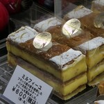 パティスリーヨシノリアサミ - ケーキショーケース