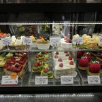 パティスリーヨシノリアサミ - ケーキショーケース
