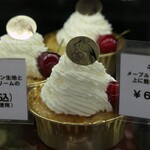 パティスリーヨシノリアサミ - ケーキショーケース