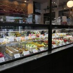 パティスリーヨシノリアサミ - ショーケース全景