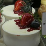 パティスリーヨシノリアサミ - ケーキショーケース