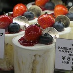 パティスリーヨシノリアサミ - ケーキショーケース