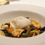 リストランテ ペガソ - 下関産フグとフグの白子、紅菜花の手打ちタリアテッレ