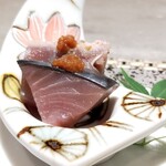 八王子 ステーキ 鉄板焼 いわ倉亭 - 鰹の瞬間スモーク にんにく醤油風