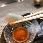 八王子 ステーキ 鉄板焼 いわ倉亭 - 石鰈で芽ネギを巻いて頂きます。