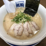 風風ラーメン - とんこつラーメン(770円)