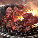 万正 - スジ焼き焼き風景