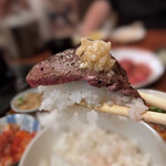 万正 - アカミ with ニンニク薬味リフト