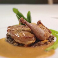 メイ - 鶉のバロティーヌともものフリット  ジュ ド カイユカレー風味