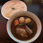 札幌スープカリー アナンダ - やわらか炙り でかチキンカリー(辛さ3・ライス普通盛り)¥1200