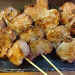もつ焼 まるい - 皮なしタン串