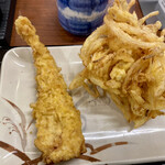 Marugame Seimen - かしわ天 野菜かき揚げ