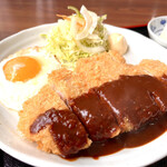 ユーカラ - 豚カツ定食　¥1,300（税込）