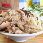 にかいや - ぶた入りラーメンスープ抜き＋ヤクミにんにくアブラのり