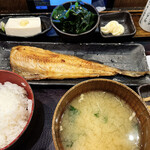 Shimpachi Shokudou - ほっけ定食(半身、ご飯半割)+わかめ(醤油マヨ)+冷奴_¥748+¥88+¥55=¥891
