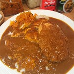 カレーハウス キラリ - 海老フライと勘違いしてトッピングした海老カツ(右側のコロッケのようなの)