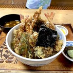 天ぷら天平 - 揚げ玉天丼。