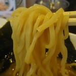 らーめん堂 仙台っ子 - 麺リフト⤴自家製太麺にスープがしっかり絡んできます(^_^)v