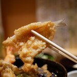 くずし割烹 天ぷら竹の庵 - 鱚は軽やかな食感から旨味あぶらが広がります。