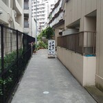 Sanuki Udon Kikuya - 歩道からみた店