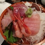 いたる - 小桶（刺身盛り合わせ）