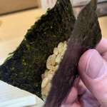 すし花一寿美 - 赤酢のシャリと有明の海苔