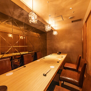 テーブル8名様個室