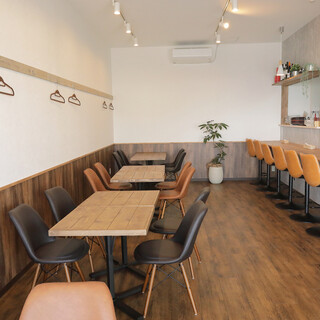 貸し切り可〇
１５名～26名まで可（立食時は40名まで可）