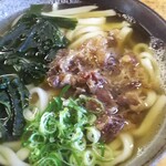 新の家うどん - 肉・ワカメうどん