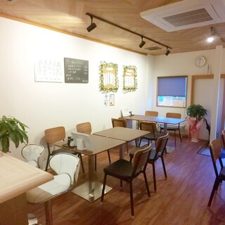 地域に愛される温かい空間◆ご家族やカップルで楽しめる店内